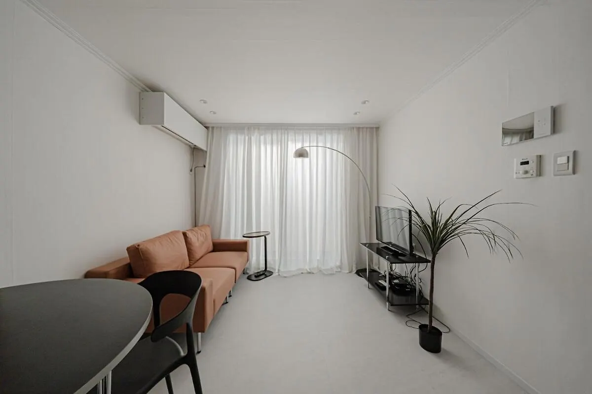 203 Apgujeong 2Nd, 1-Bed Room 1 Bath 2 Single Beds Σεούλ 0*,