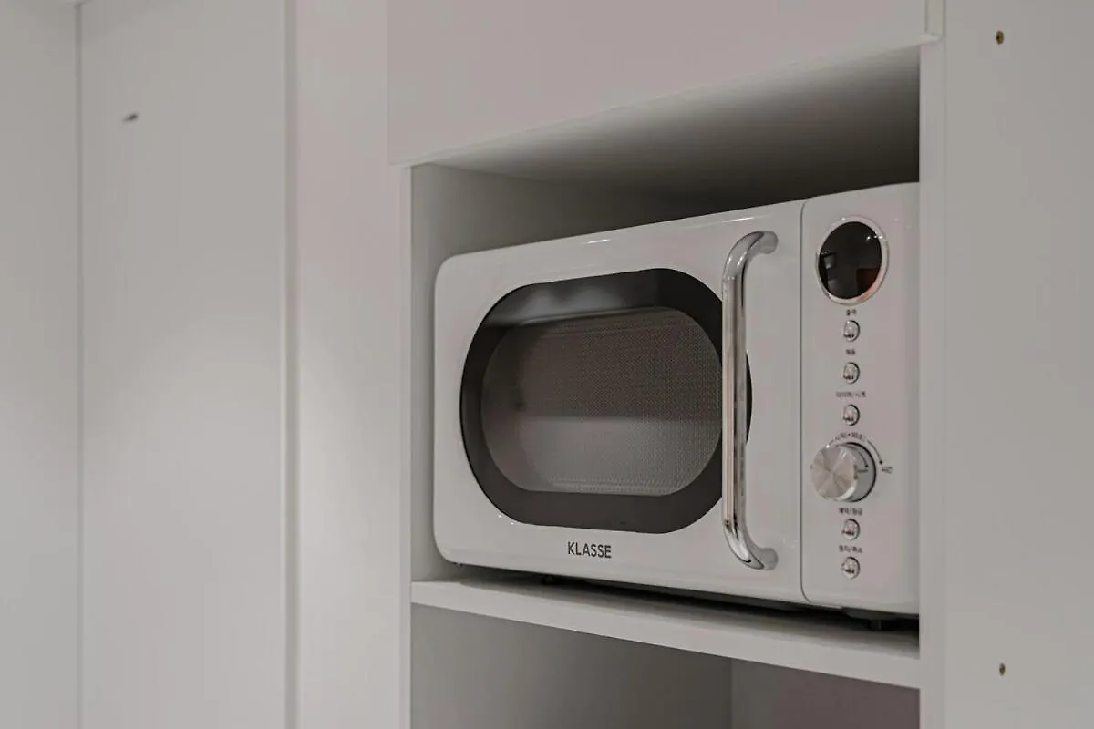 203 Apgujeong 2Nd, 1-Bed Room 1 Bath 2 Single Beds Σεούλ
