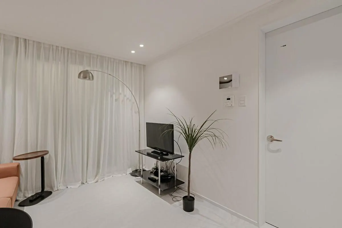 203 Apgujeong 2Nd, 1-Bed Room 1 Bath 2 Single Beds Seoul 0*,  Sydkorea